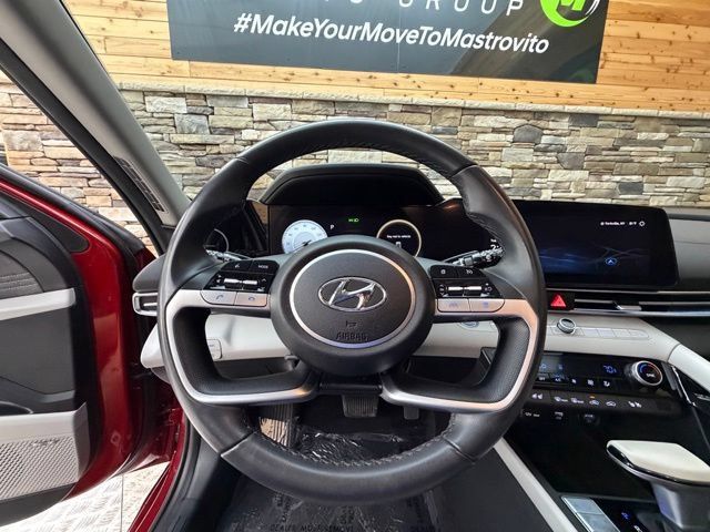 Certified 2023 Hyundai Elantra Limited w/ Preferred Accessory Package FWD image 21
