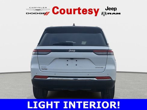 Certified 2023 Jeep Grand Cherokee Limited image 6