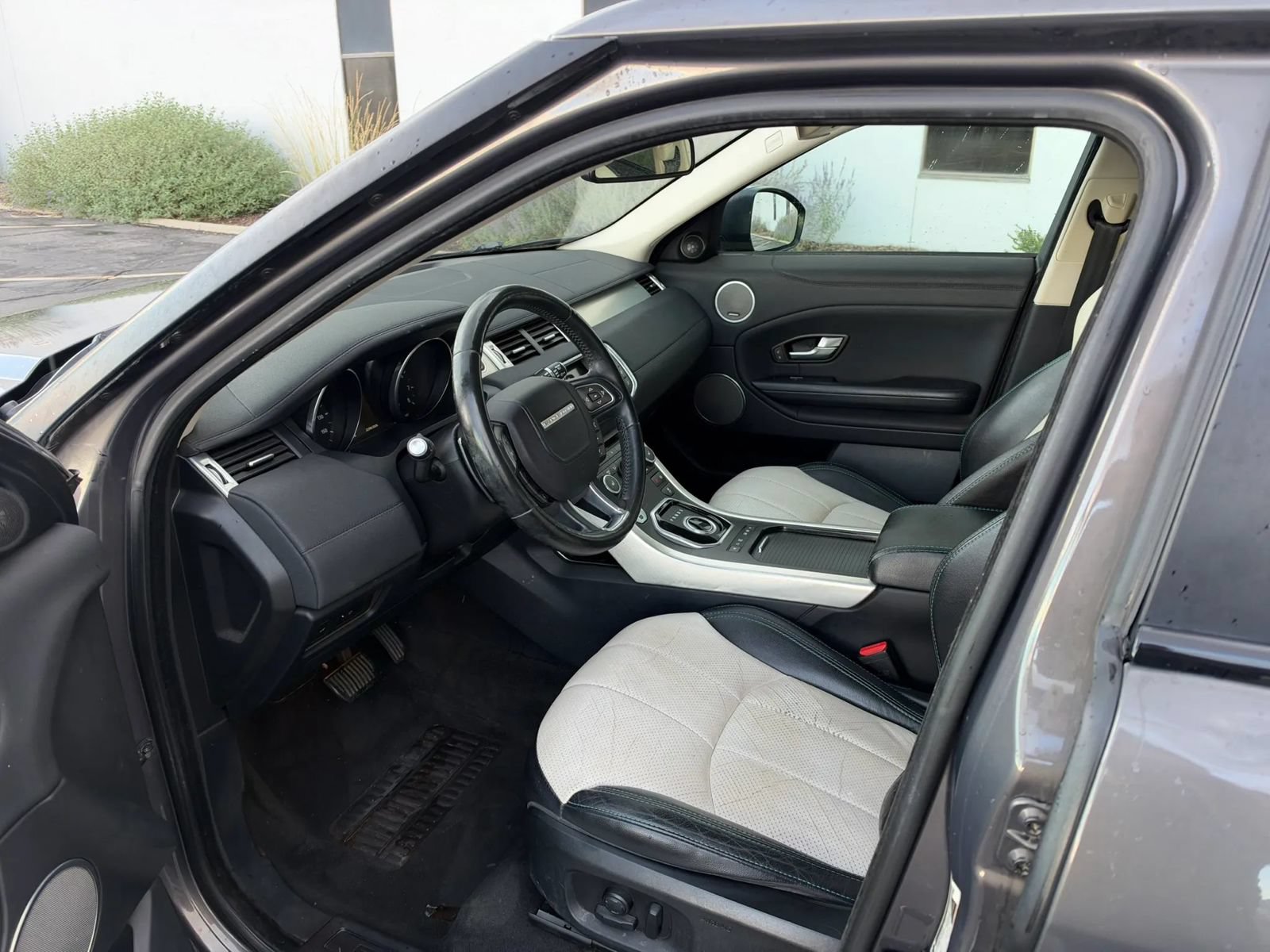 Used 2016 Land Rover Range Rover Evoque SE AWD/4WD image 9