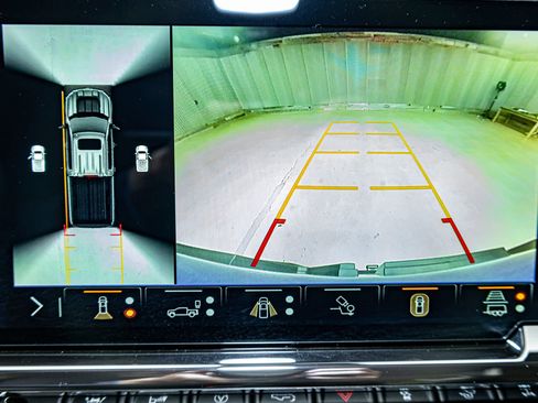 Used 2025 Chevrolet Silverado 1500 ZR2 w/ Technology Package image 23