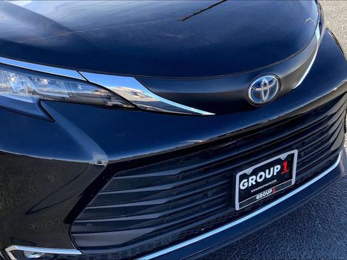Used 2023 Toyota Sienna XLE image 30