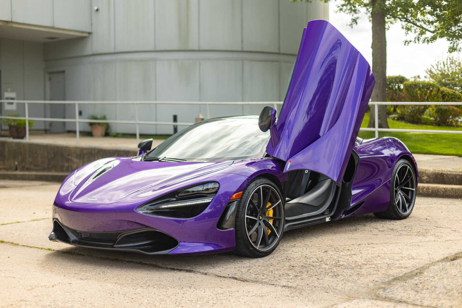 Used 2020 McLaren 720S Performance RWD image 31