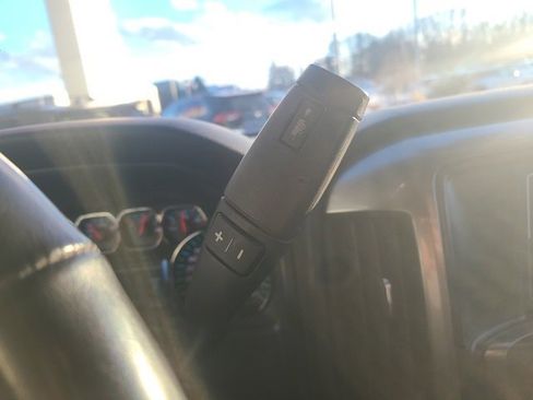 Used 2018 Chevrolet Silverado 1500 LT w/ All Star Edition image 25