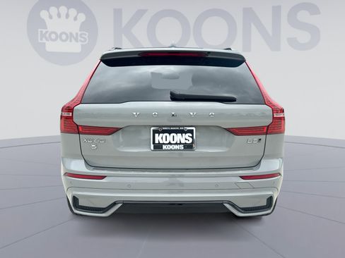 Certified 2024 Volvo XC60 B5 Ultimate w/ Protection Package Premier AWD/4WD image 5