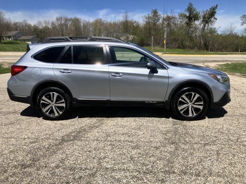 Used 2018 Subaru Outback 2.5i Limited AWD/4WD image 6