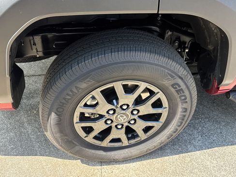 Used 2025 Toyota 4Runner SR5 AWD/4WD image 16