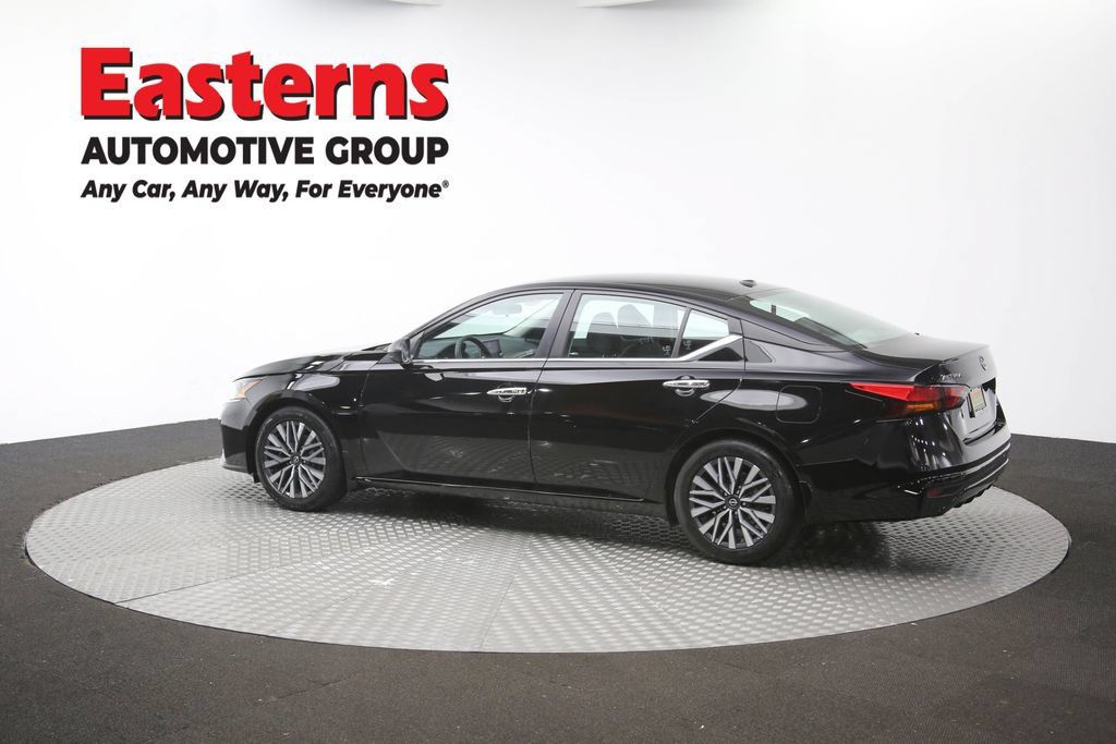 Used 2024 Nissan Altima 2.5 SV FWD image 65