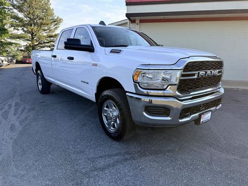 Used 2019 RAM 2500 Tradesman w/ Chrome Appearance Group AWD/4WD image 3