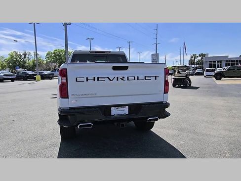 Used 2025 Chevrolet Silverado 1500 LT Trail Boss w/ Convenience Package II AWD/4WD image 32