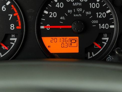 Used 2016 Nissan Frontier SV image 18