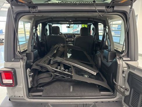 Used 2022 Jeep Wrangler Unlimited Sport image 10