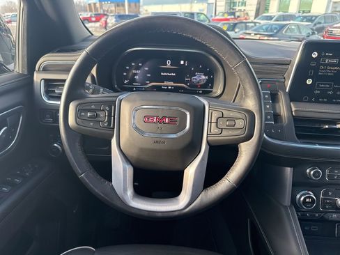Used 2022 GMC Yukon SLT w/ SLT Luxury Package image 17