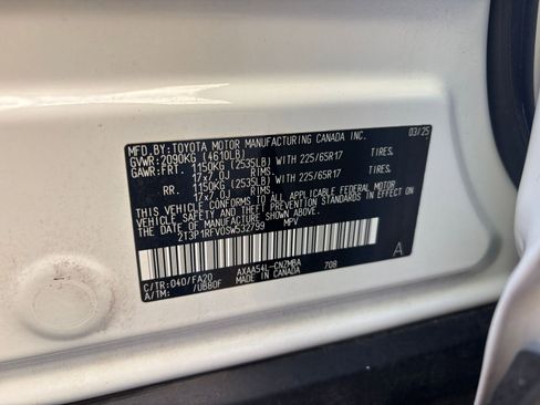 Used 2025 Toyota RAV4 XLE image 29