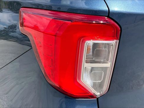 Used 2020 Ford Explorer XLT w/ Equipment Group 202A image 28