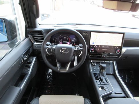 Used 2026 Lexus GX 550 AWD/4WD image 35