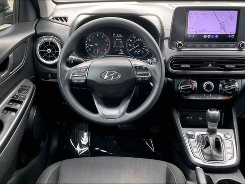 Certified 2022 Hyundai Kona SEL image 5