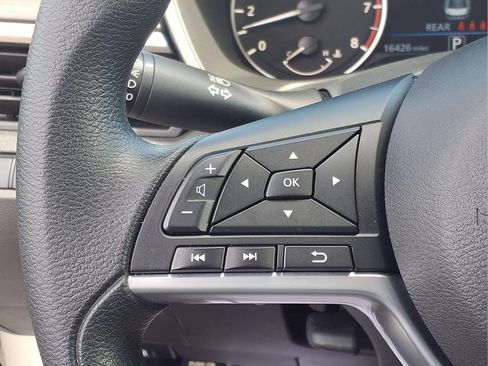 Used 2025 Nissan Altima 2.5 SV FWD image 16