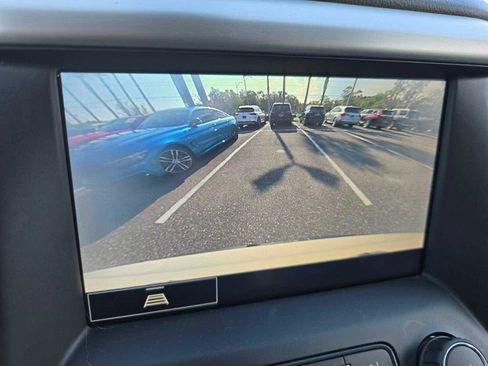 Used 2021 GMC Acadia SLT w/ Preferred Package image 14