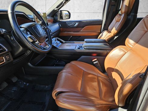Used 2019 Lincoln Navigator Reserve image 7