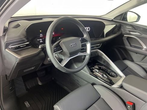 Used 2025 Audi Q5 Premium Plus w/ Premium Plus image 19