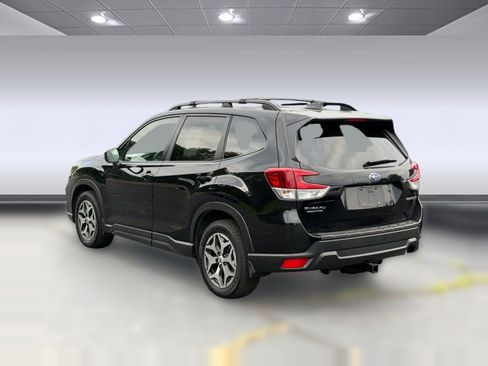 Used 2019 Subaru Forester Premium AWD/4WD image 3