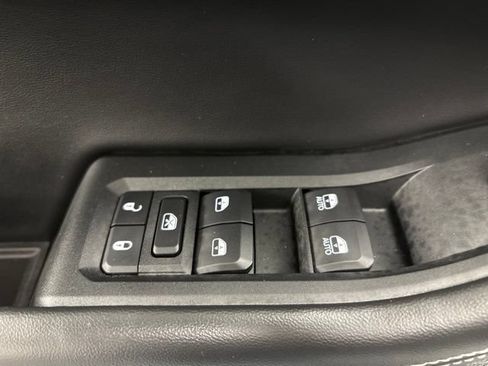 Used 2025 Jeep Grand Cherokee L Limited w/ Black Appearance Package RWD image 16