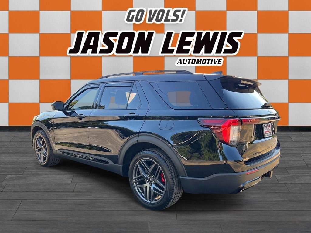 Used 2026 Ford Explorer ST-Line w/ ST-Line Street Pack AWD/4WD image 5