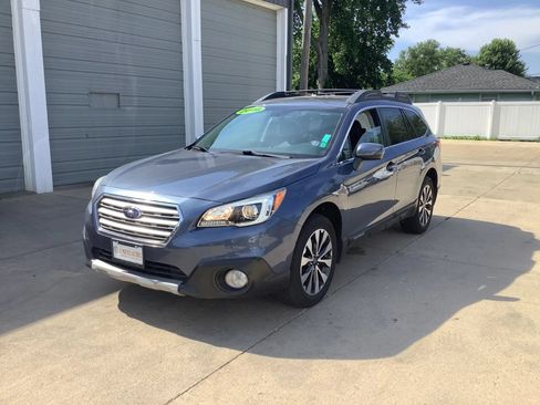 Used 2016 Subaru Outback 2.5i Limited AWD/4WD image 4