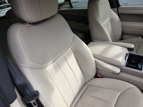 Certified 2023 Land Rover Range Rover SE image 19