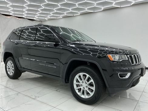 Used 2021 Jeep Grand Cherokee Laredo AWD/4WD image 7