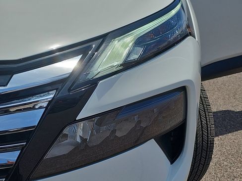 Certified 2024 Nissan Rogue S FWD image 29