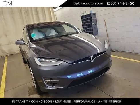 Used 2020 Tesla Model X Performance image 3