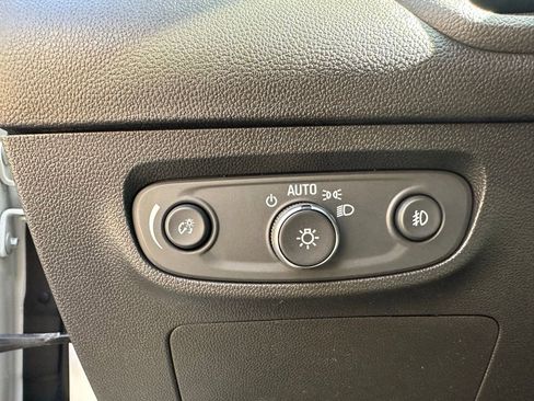 Used 2020 Buick Encore GX Essence w/ Experience Buick Package image 26