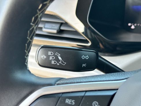 Certified 2024 Volkswagen Taos S FWD image 33