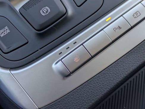New 2026 Kia Carnival FWD image 24