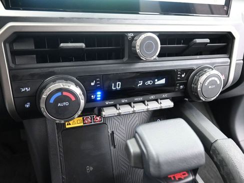 Used 2026 Toyota 4Runner TRD Off-Road Premium AWD/4WD image 13