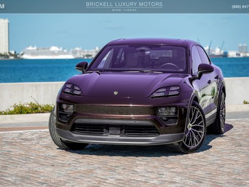 Used 2025 Porsche Macan 4 Electric image 2