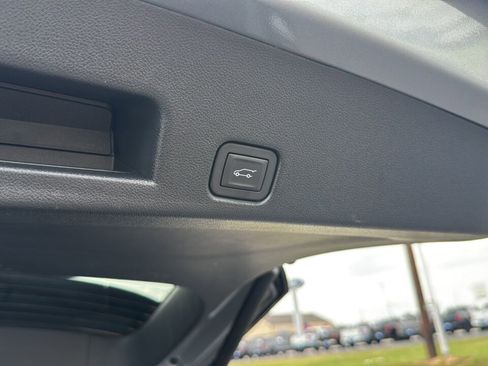 Used 2025 Buick Enclave Preferred image 30