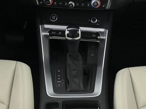 Used 2025 Audi Q3 2.0T Premium w/ Convenience Package image 14