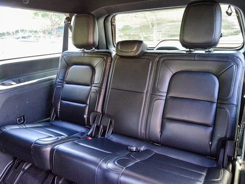 Used 2021 Lincoln Navigator L Reserve image 24