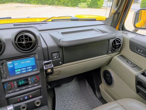 Used 2005 HUMMER H2 w/ Preferred Equipment Group AWD/4WD image 46