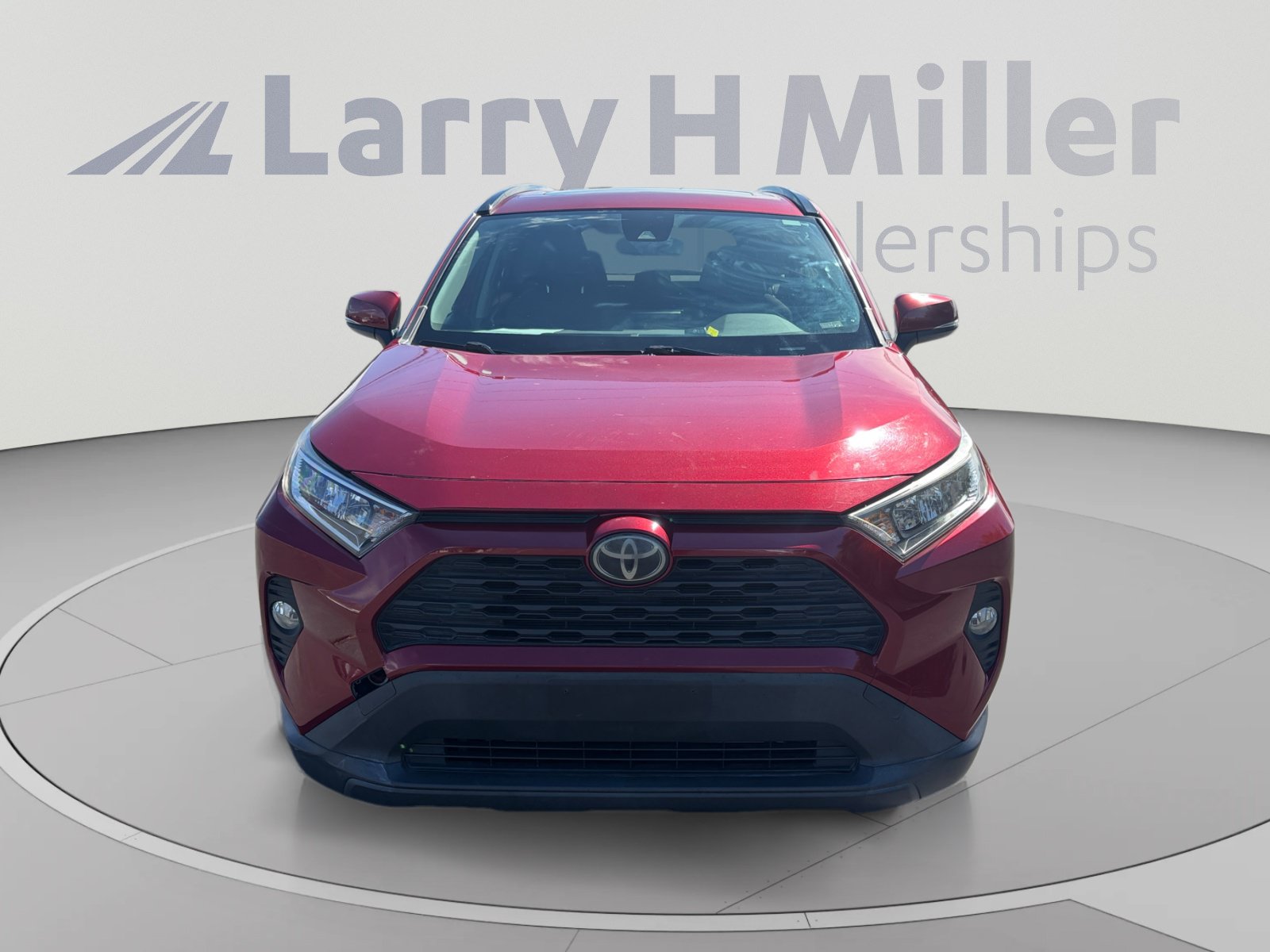 Used 2019 Toyota RAV4 XLE w/ Carpet Mat Package FWD image 8
