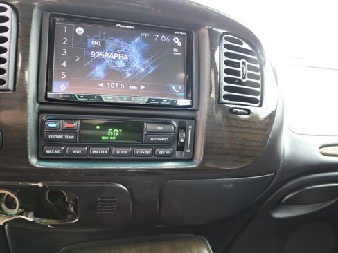 Used 2002 Lincoln Blackwood RWD image 85