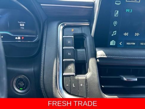 Used 2022 Chevrolet Tahoe Z71 w/ Z71 Off-Road Package AWD/4WD image 28