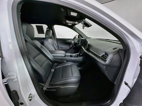Used 2026 Chevrolet Traverse LT FWD image 34