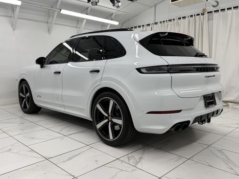 Certified 2025 Porsche Cayenne GTS image 3