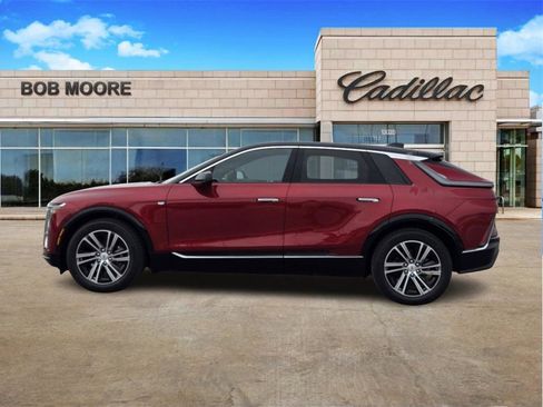 New 2025 Cadillac Lyriq Luxury image 4