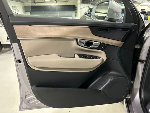 Used 2026 Volvo XC90 B6 Plus w/ Protection Package Premier AWD/4WD image 9