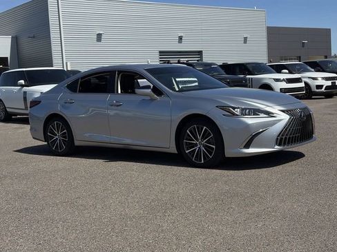 Used 2023 Lexus ES 350 w/ Premium Package image 4