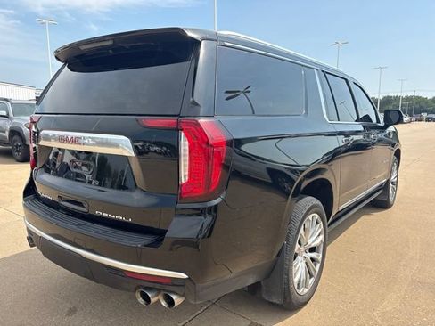 Used 2023 GMC Yukon XL Denali AWD/4WD image 3